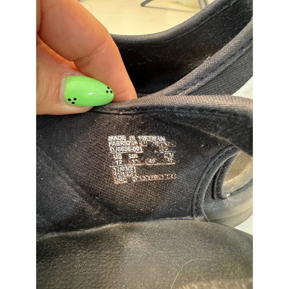 Nike vista sandals